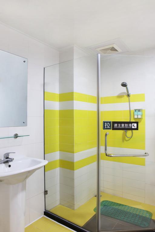 7Days Inn Xi'An South Gate Yongning Subway Station Сиань Номер фото
